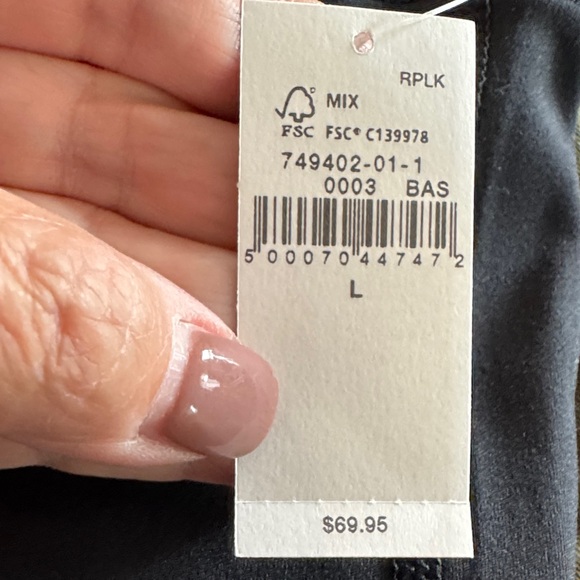 GAPFit Black High Compression Flare Pants - Picture 3 of 5